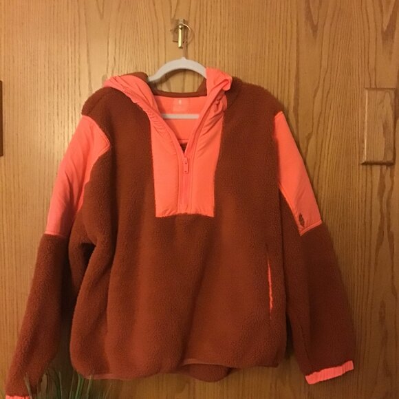 NWT Free People Movement Lead the Pack Pullover Fleece size- MEDIUM - Picture 5 of 6